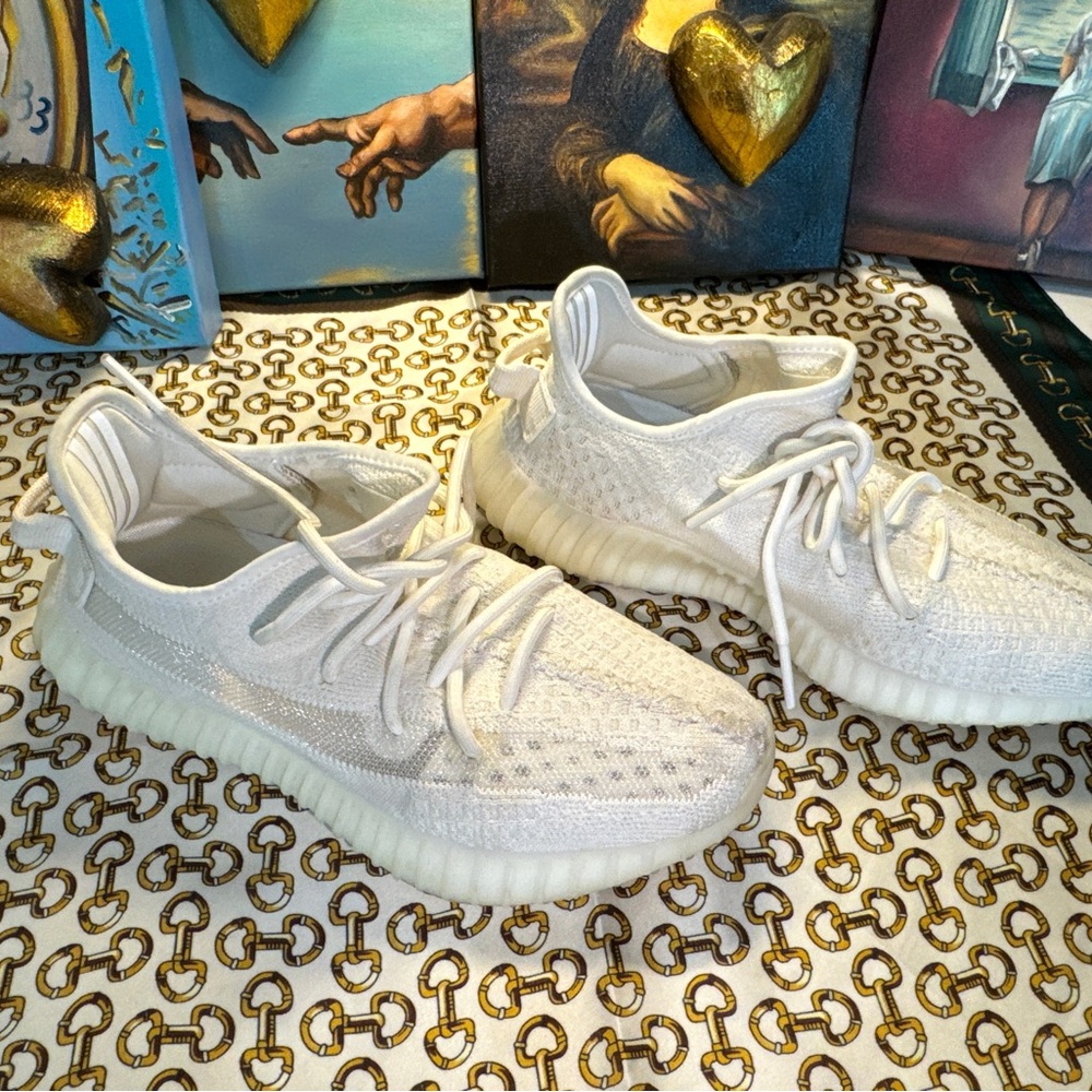 Yeezy White Sneakers Streamlined Knit Comfort